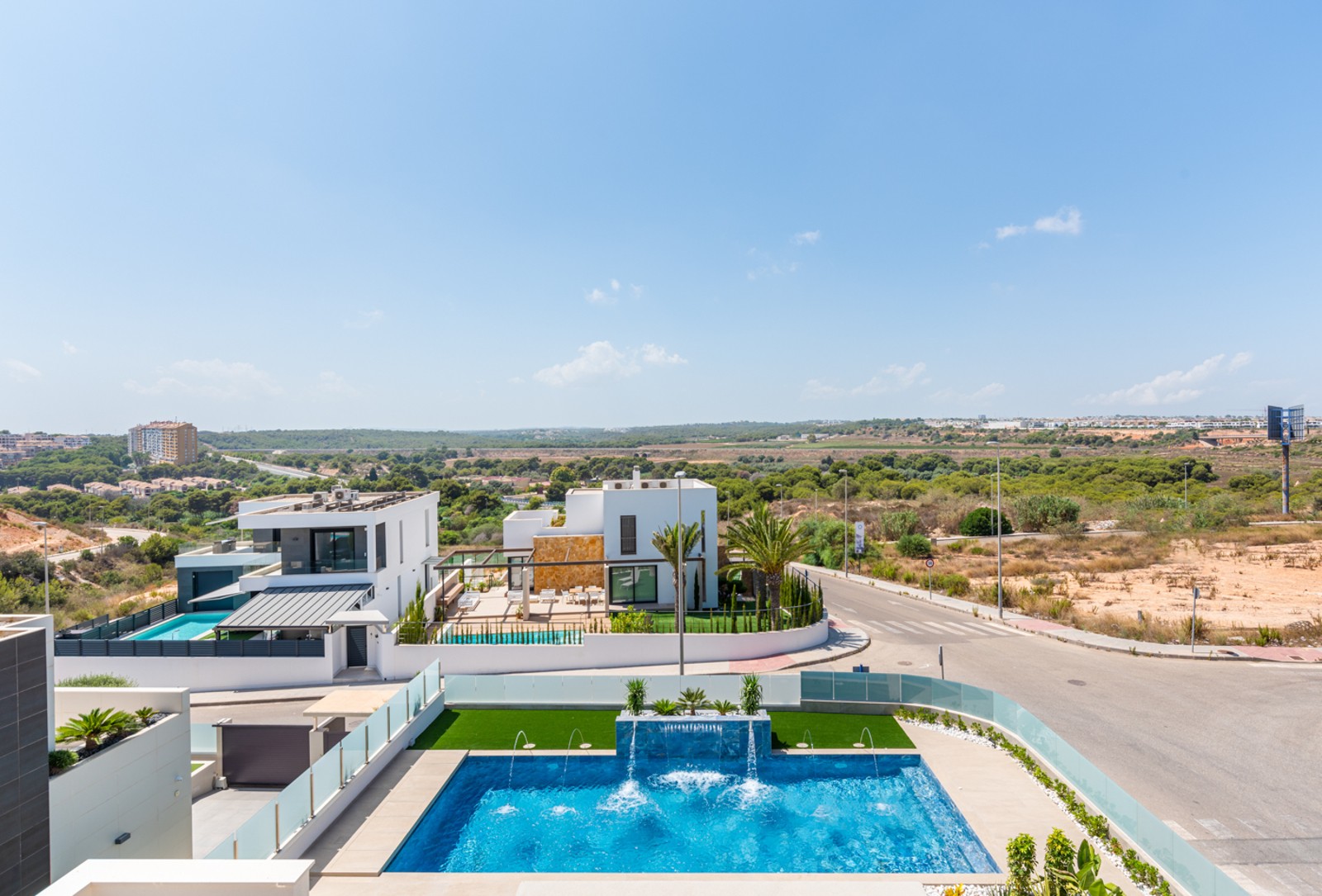 VILLA DE LUJO EN CAMPOAMOR, A SOLO 300M DE LA PLAYA 8