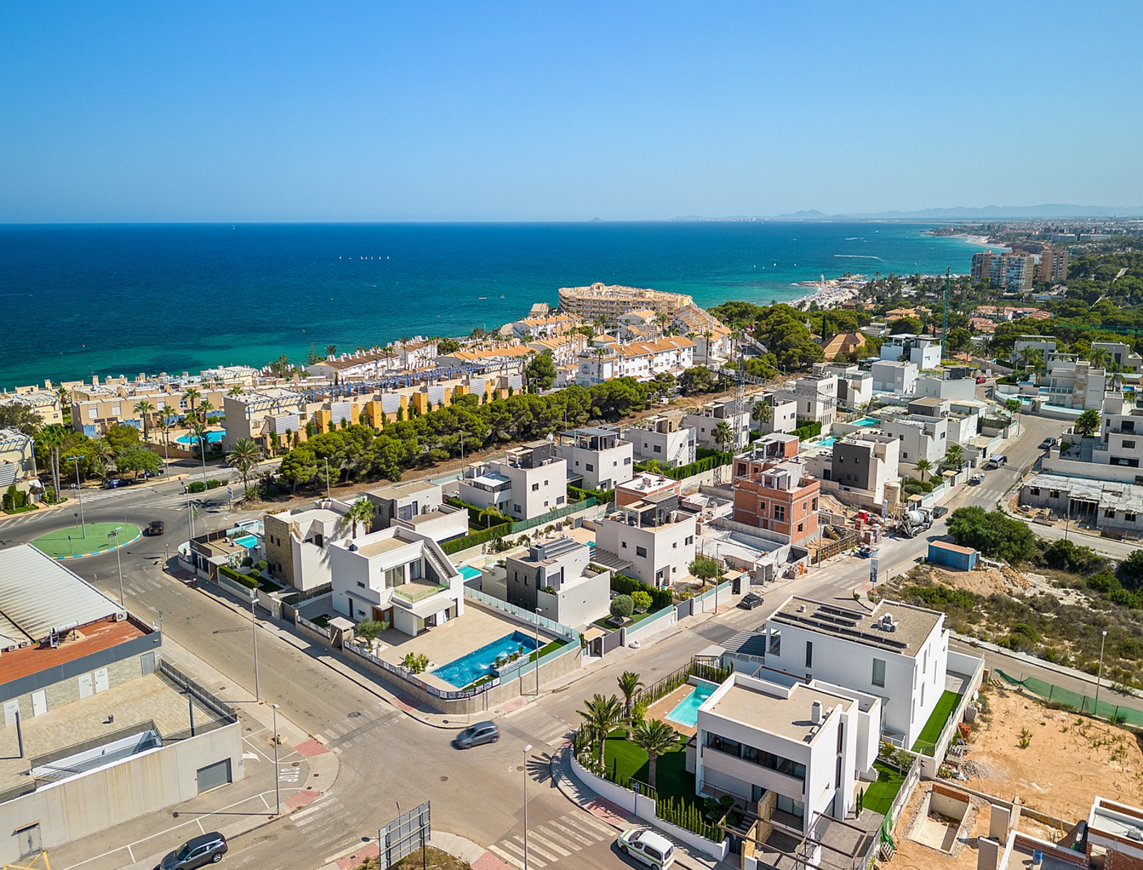 VILLA DE LUJO EN CAMPOAMOR, A SOLO 300M DE LA PLAYA 9