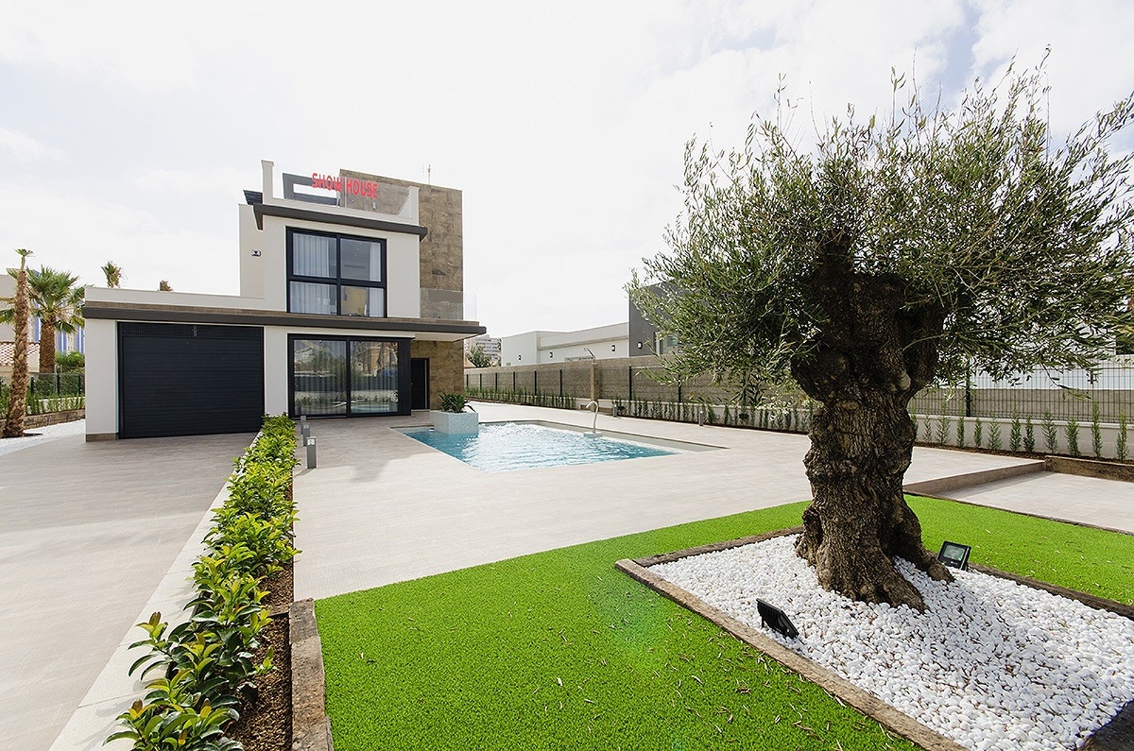 SPACIEUSE VILLA NOUVELLEMENT CONSTRUITE À CAMPOAMOR, À SEULEMENT 300M DE LA PLAGE 1