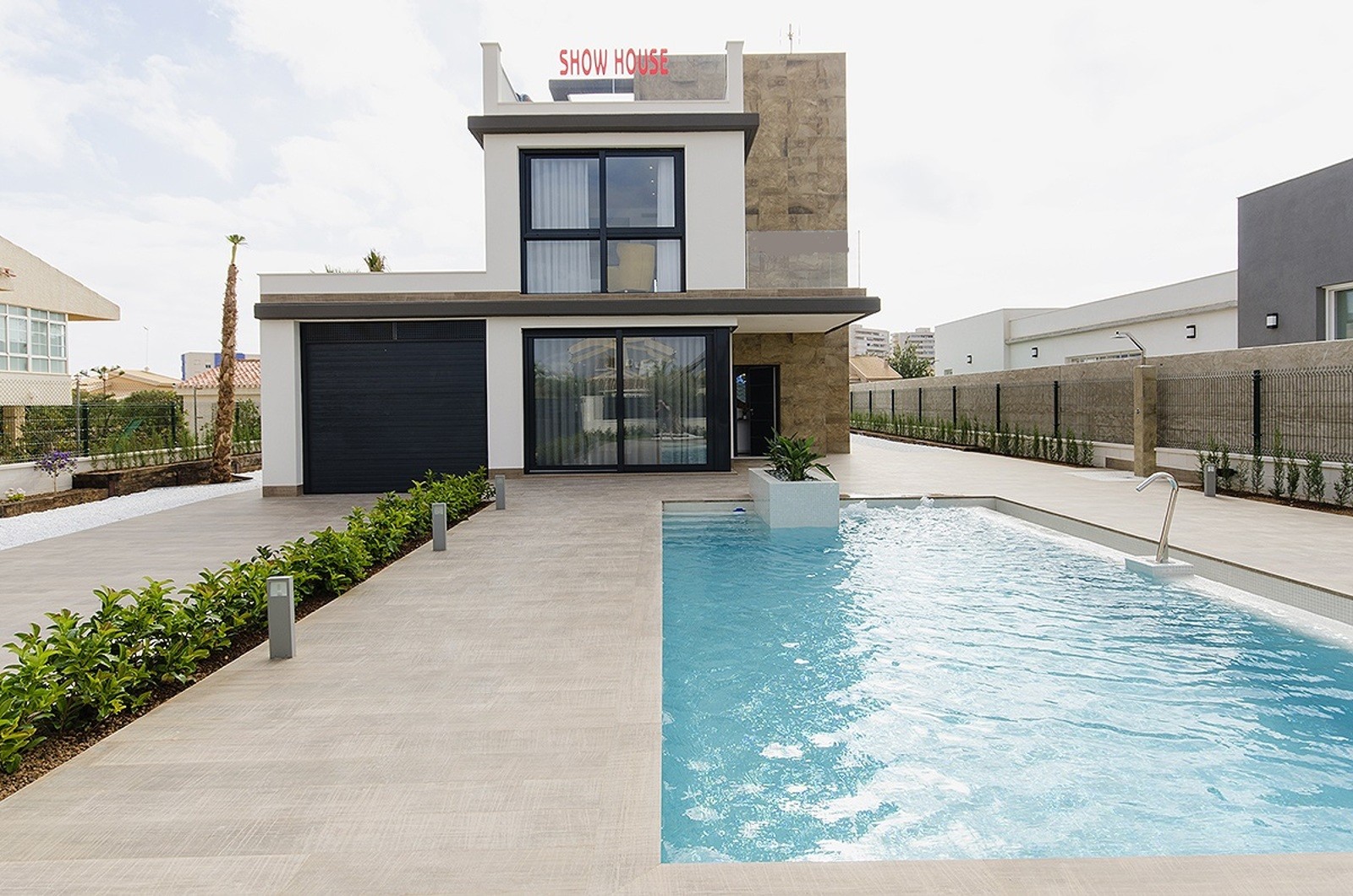 SPACIEUSE VILLA NOUVELLEMENT CONSTRUITE À CAMPOAMOR, À SEULEMENT 300M DE LA PLAGE 2