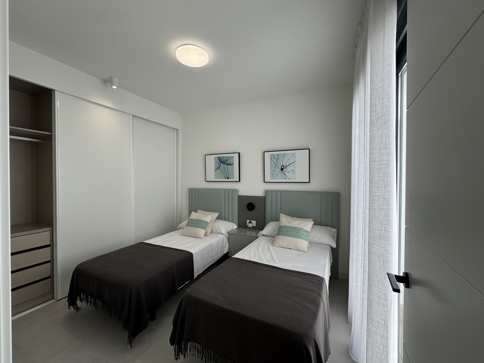 Villas avec piscine privée et solarium à Roldan 10