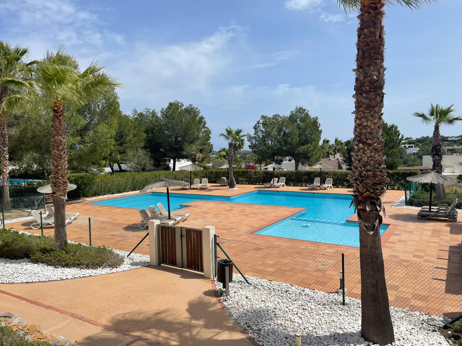 Découvrez le luxe de vivre au Las Colinas Golf Country Club 8