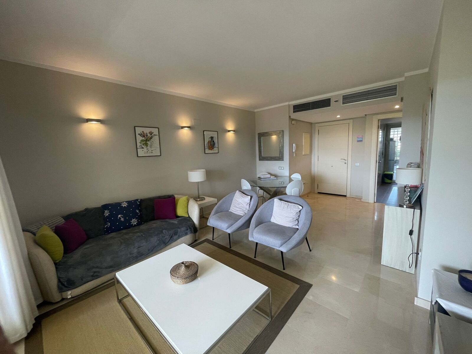 Découvrez le luxe de vivre au Las Colinas Golf Country Club 10