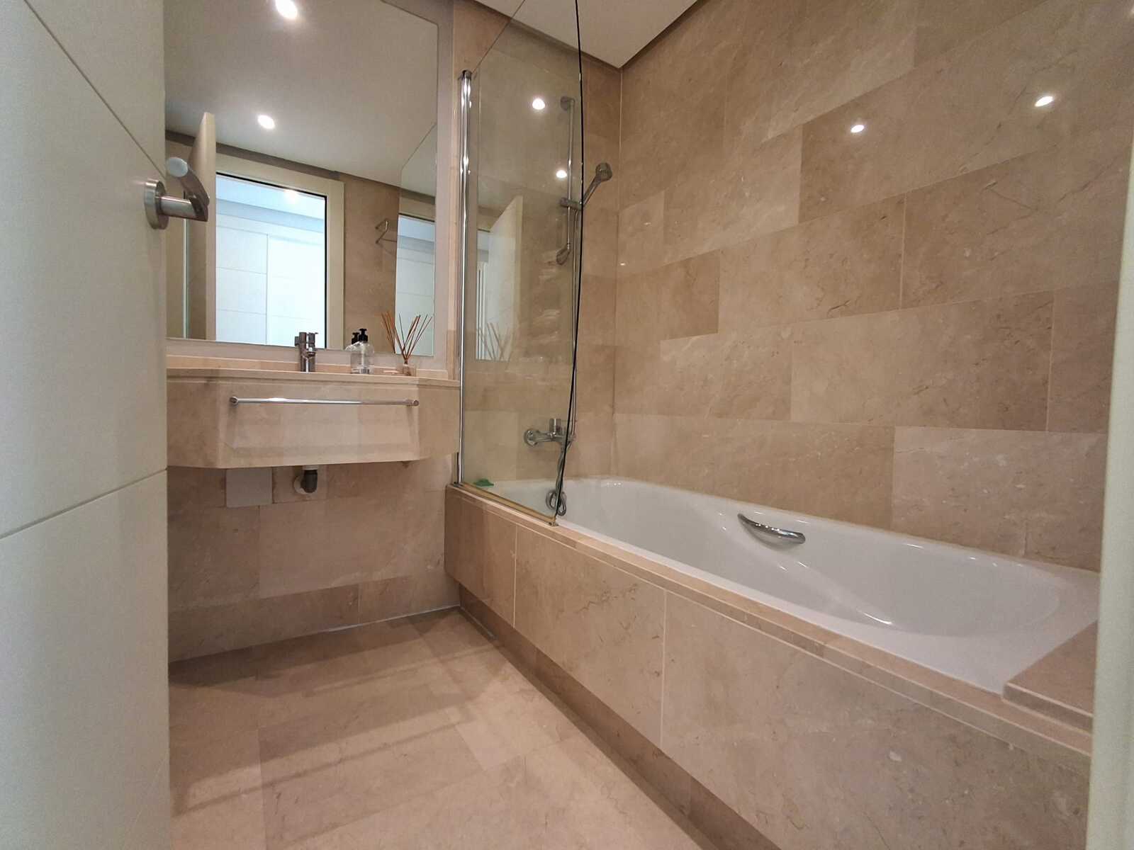 Découvrez le luxe de vivre au Las Colinas Golf Country Club 19