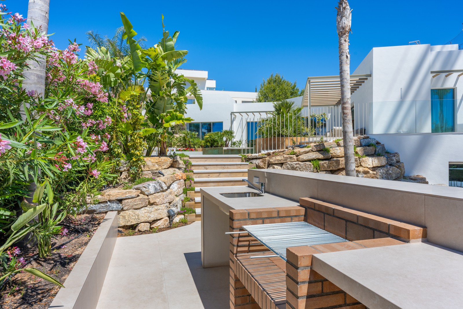 Exclusieve villa, direct bewoonbaar 14