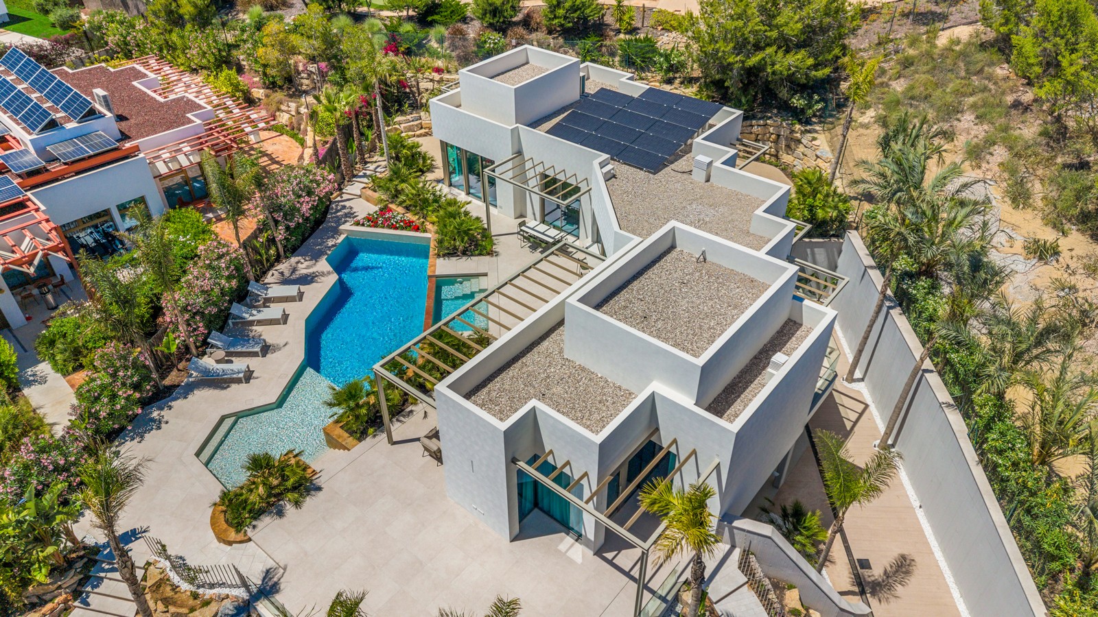 Exclusieve villa, direct bewoonbaar 15