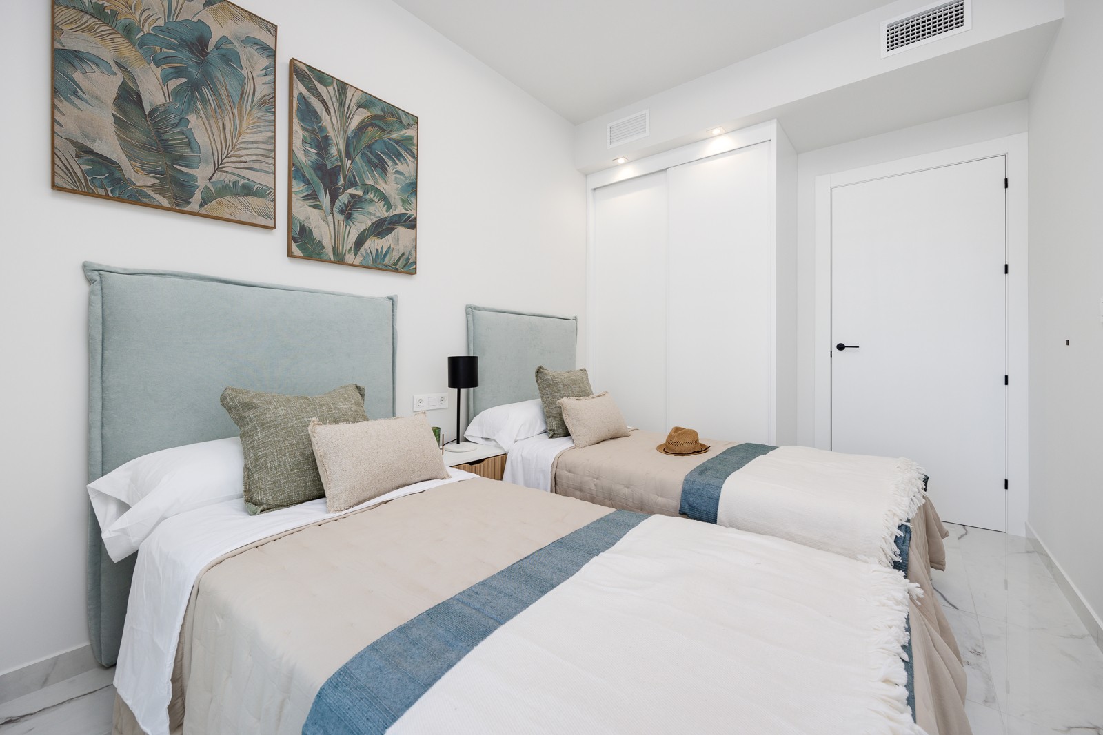 Lancement d'un nouveau complexe d'appartements touristiques en bord de mer à Las Higuericas, sur la 17